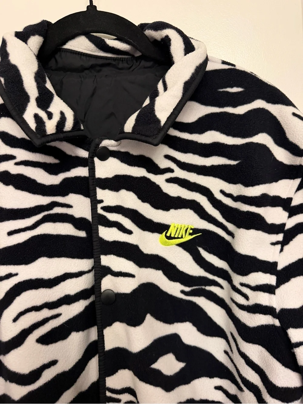 Nike City Edition Reversible Zebra Fleece Jacket CV7120-010 Men Size Large